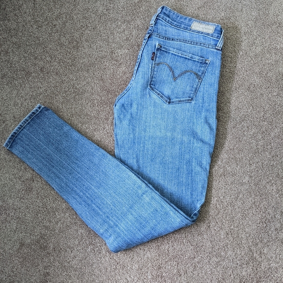 Levi Demi Curve Jeans - Picture 2 of 2